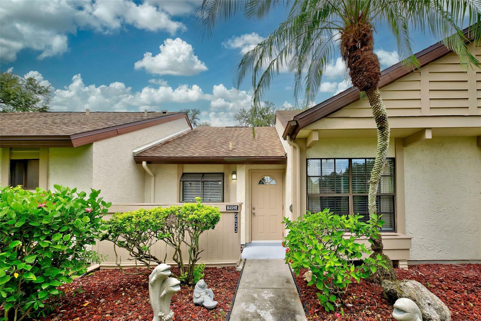 Property Photo:  5633 Mashie Circle  FL 34287 