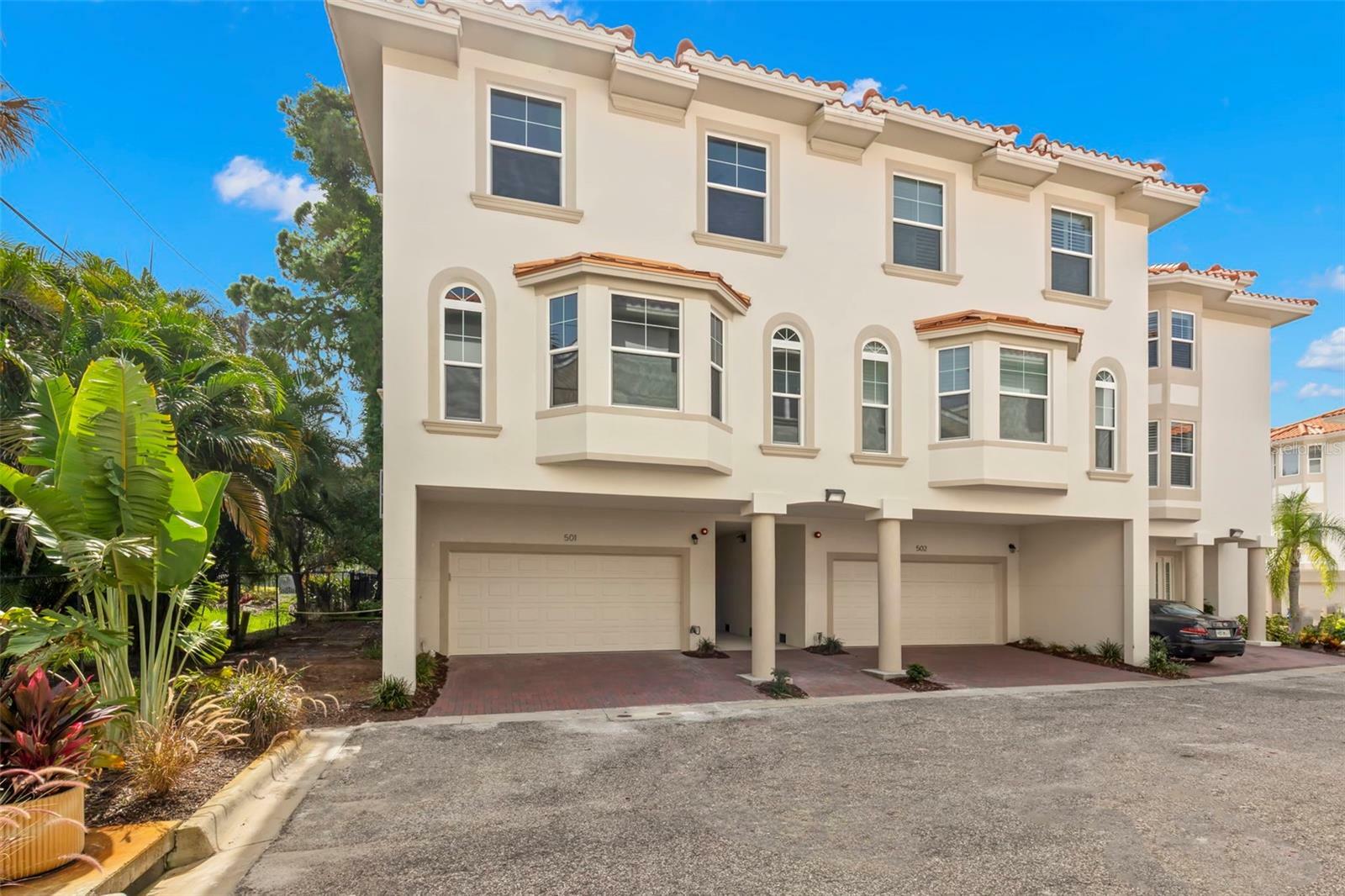 Property Photo:  1340 Bayshore Boulevard 501  FL 34698 