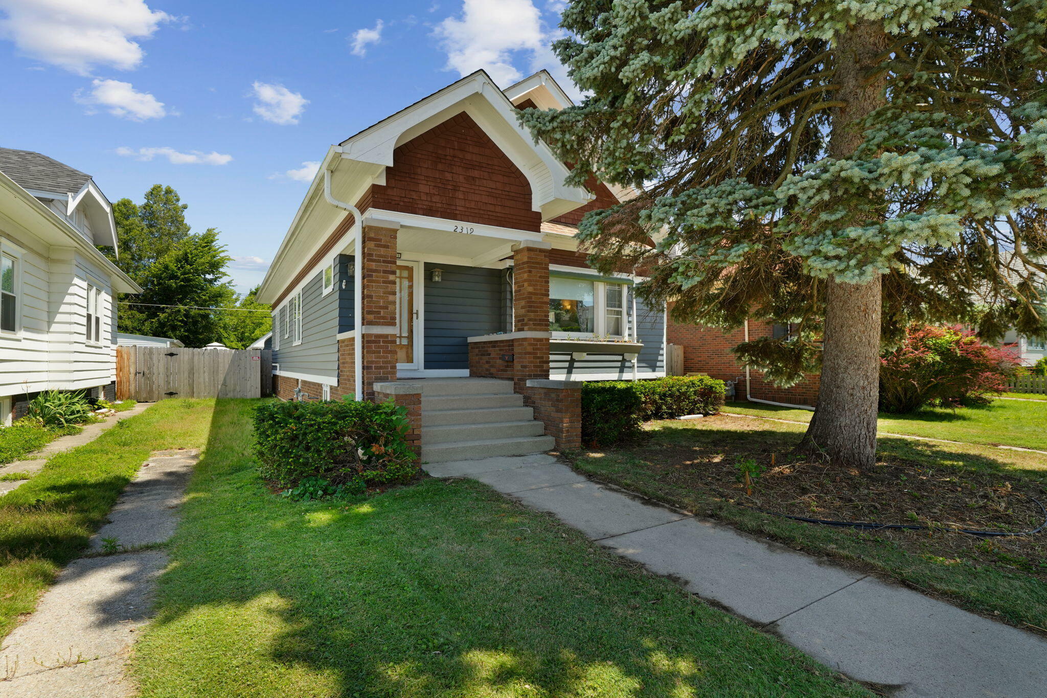 Property Photo:  2319 Green St  WI 53402 