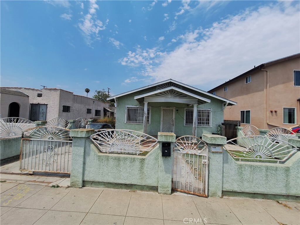 Property Photo:  157 W 71 Street  CA 90003 