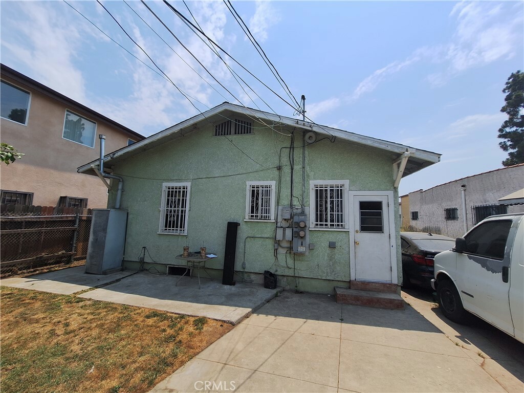 Property Photo:  157 W 71 Street  CA 90003 