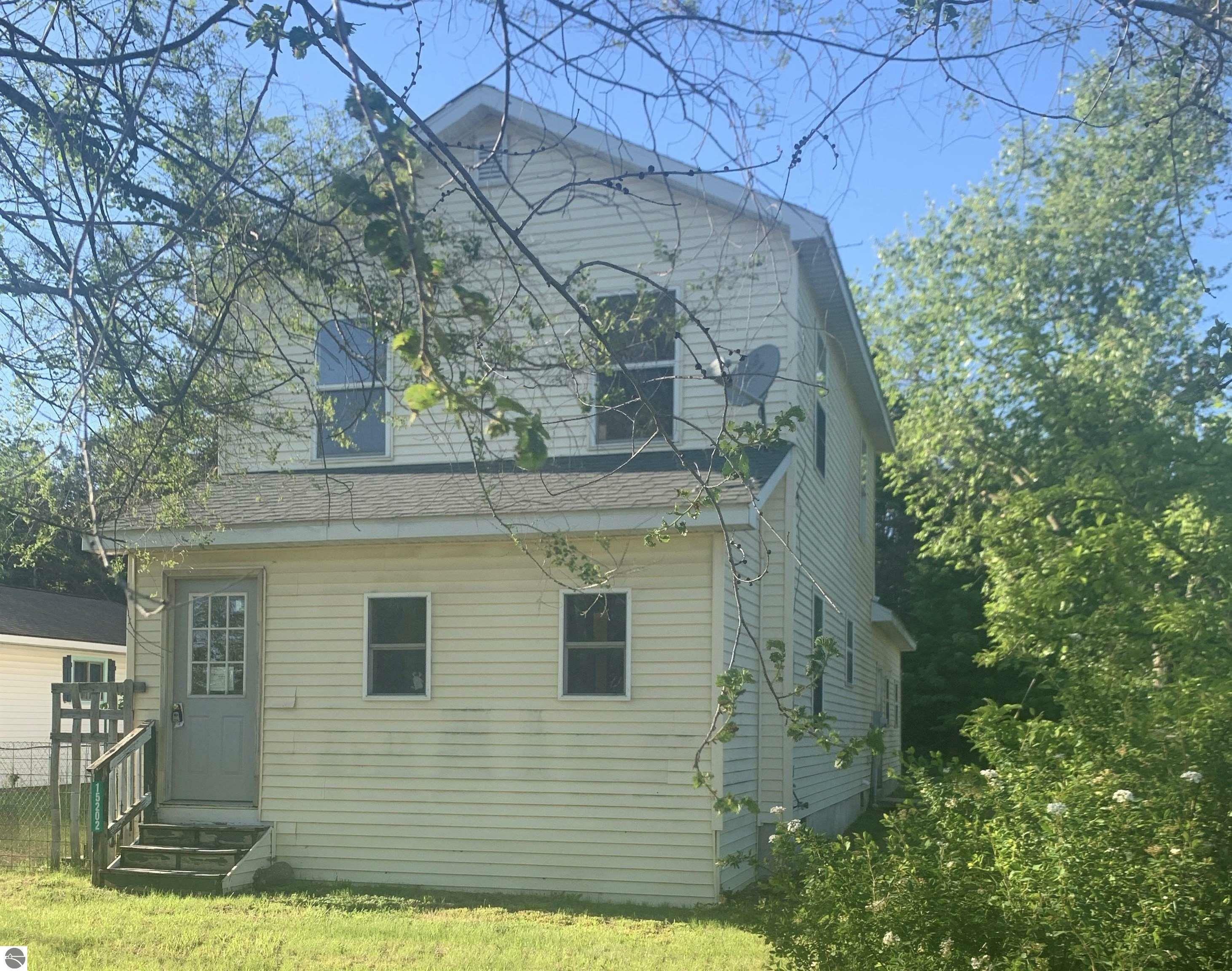 15202 Beecher Avenue  Thompsonville MI 49683 photo