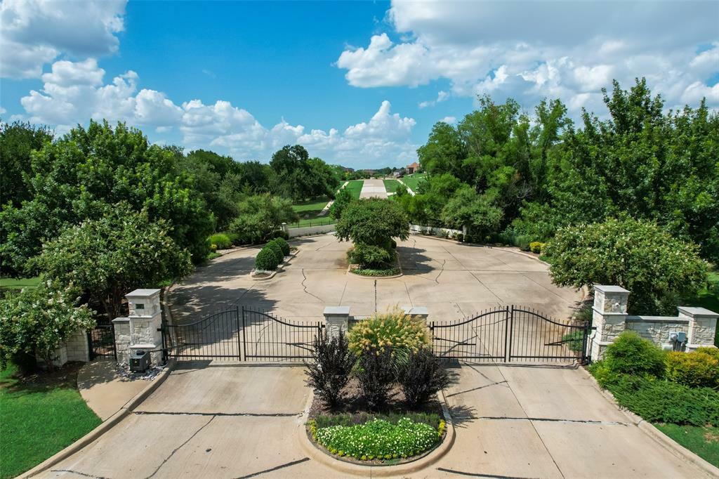 Property Photo:  2434 Creekwood Drive  TX 75104 