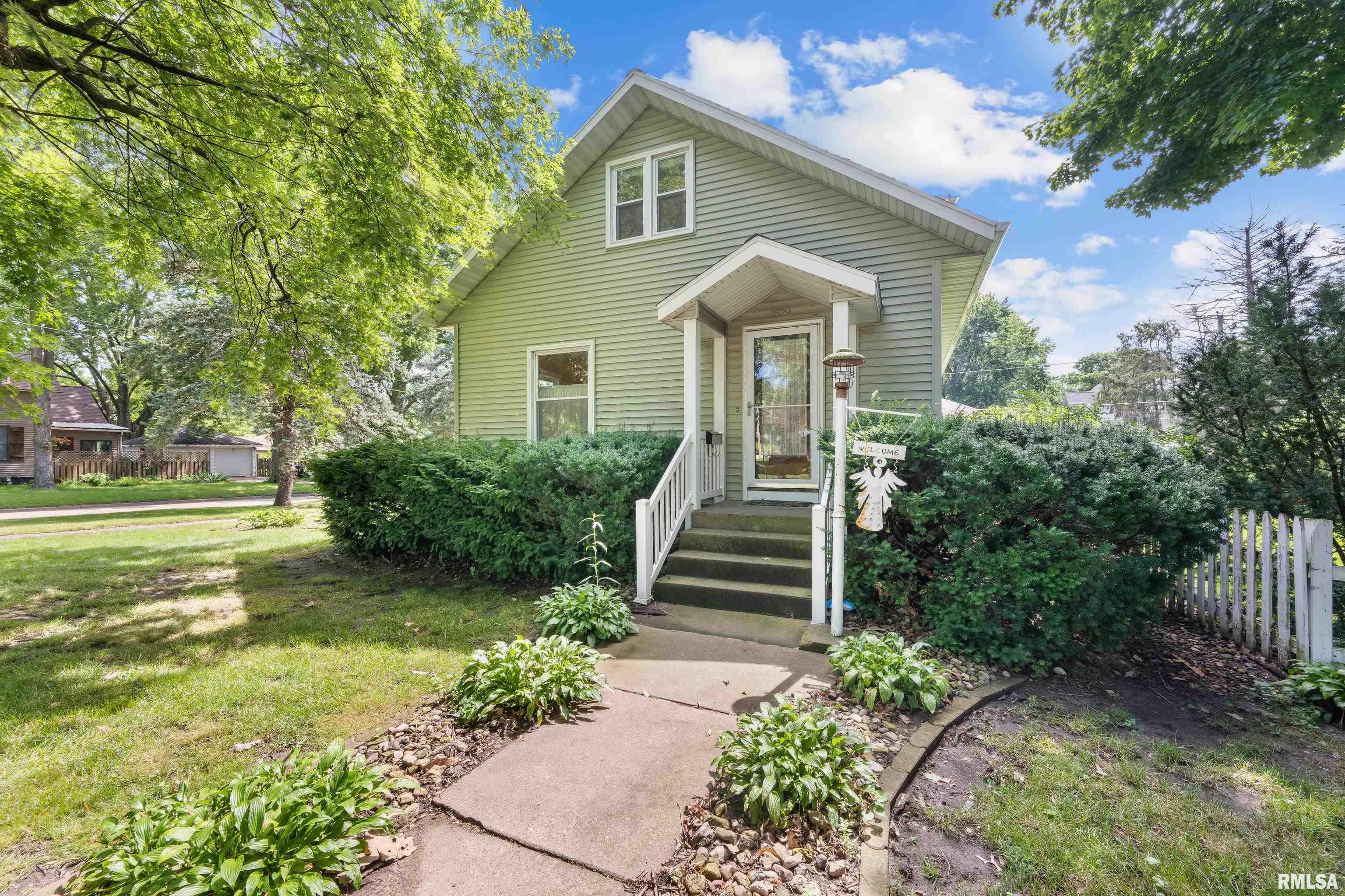 Property Photo:  1529 N 3rd Street  IA 52732 