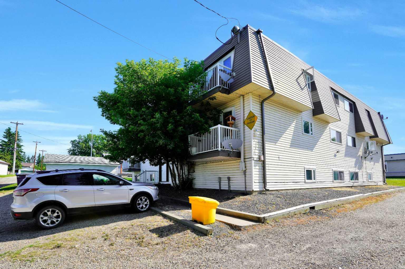 Property Photo:  4932 48 Street 11-14, 21-24, 31-34  AB T4T 1R1 