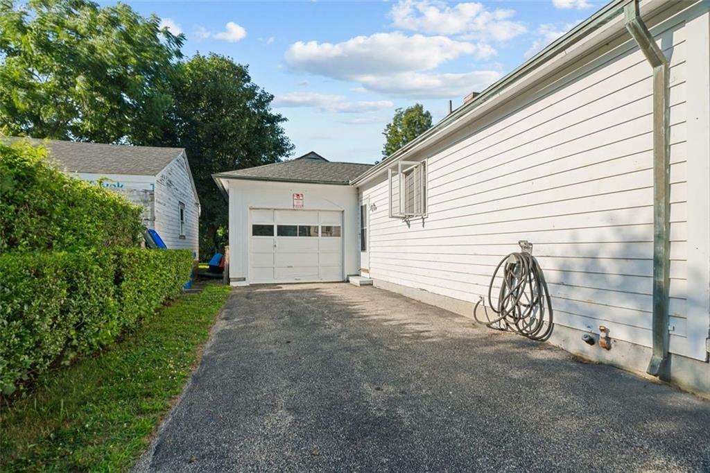 Property Photo:  2 Hillside Road  RI 02809 