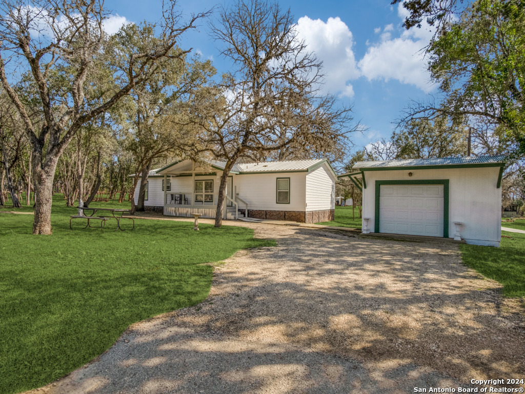 Property Photo: 402 Galveston St TX 78003