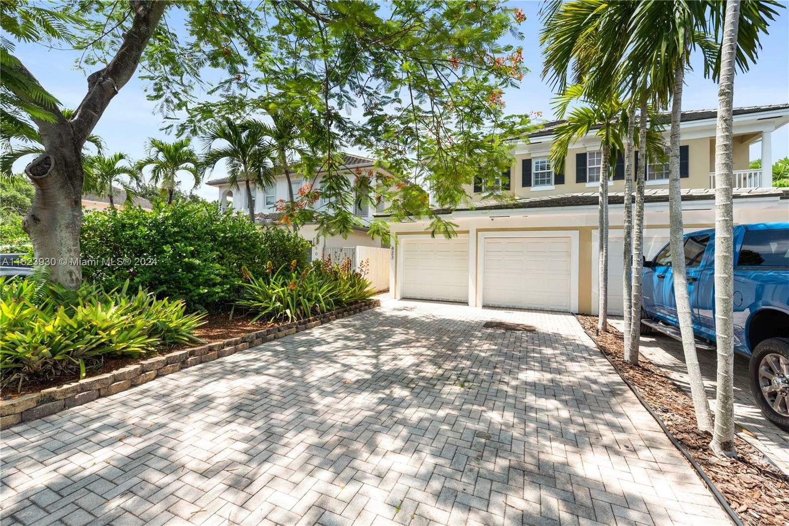 Property Photo:  423 SW 16th St 423  FL 33315 