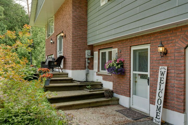 Property Photo: 3998 Martindale Cres ON L3V 0W9
