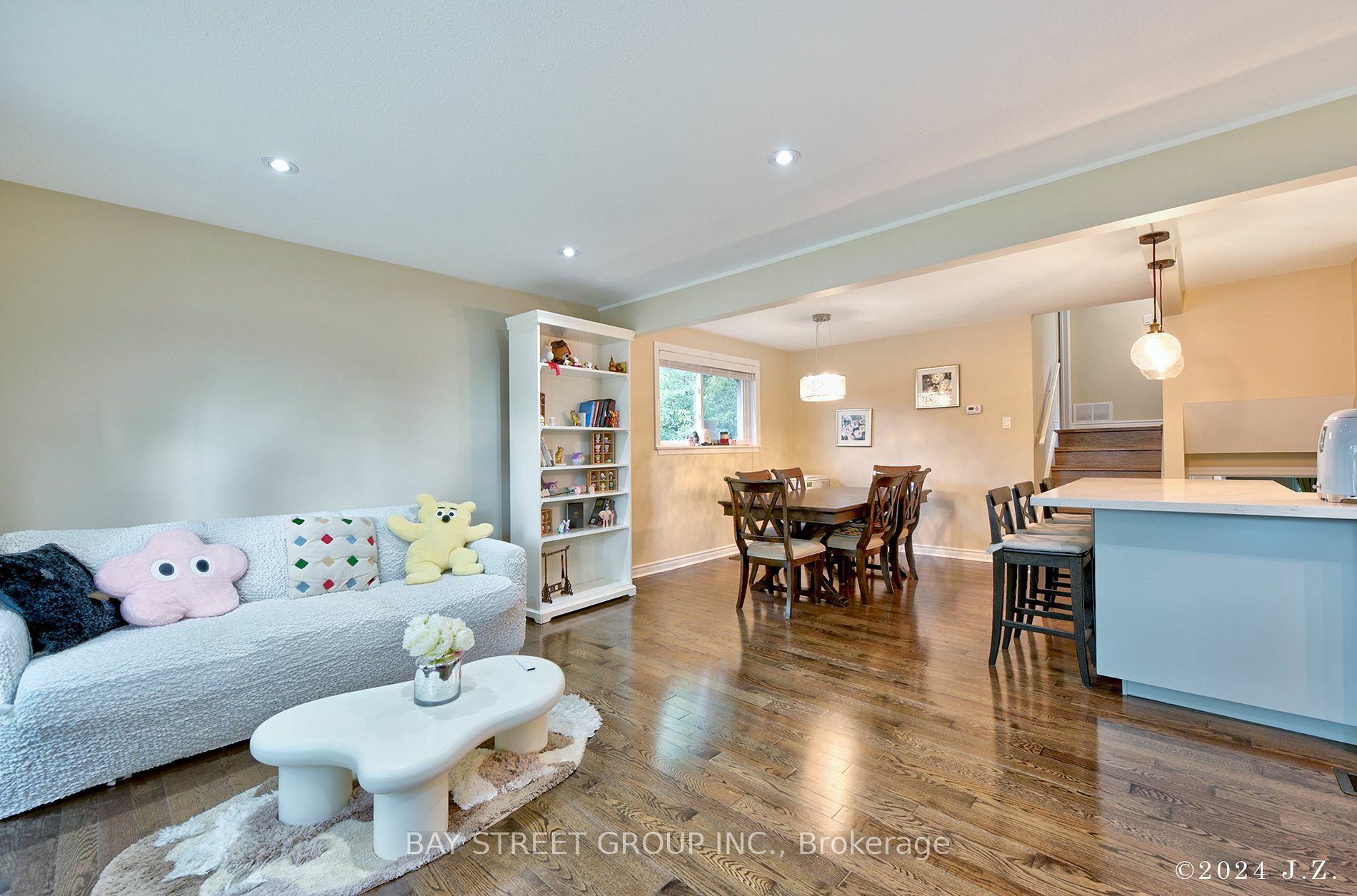 Property Photo:  67 Grove Park Cres  ON M2J 2C7 