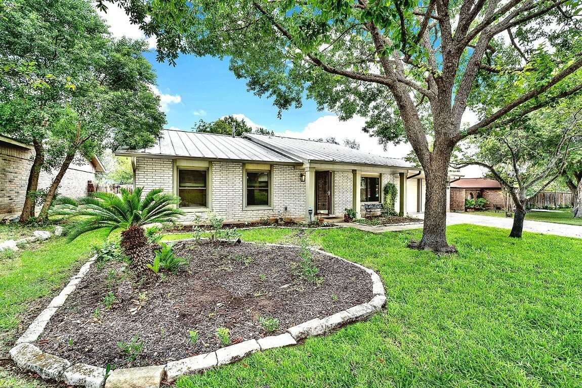 Property Photo:  11910 Holm Oaks Drive  TX 78249 