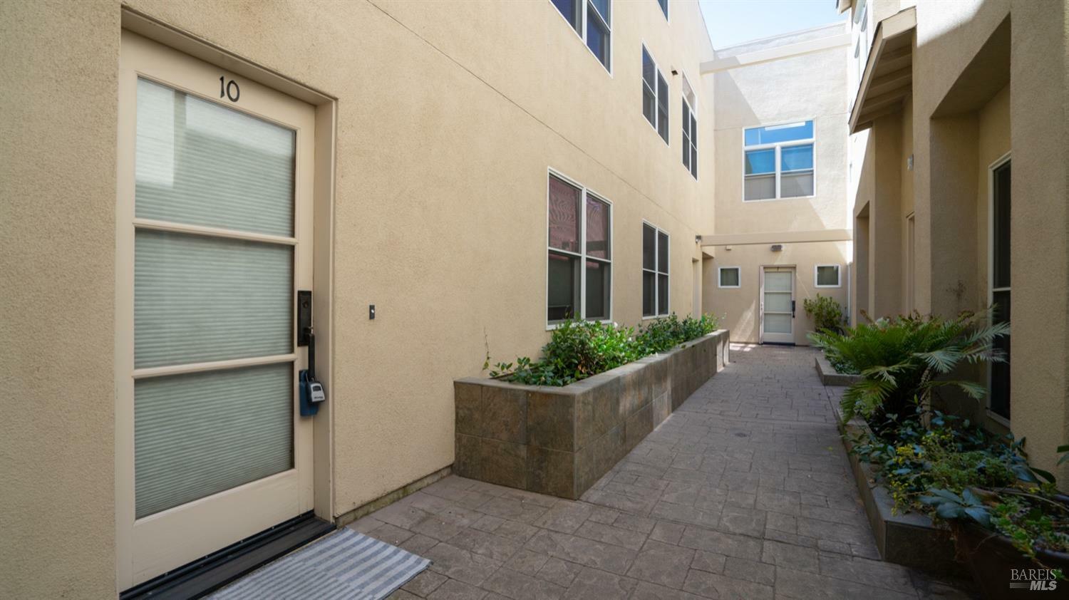 Property Photo:  331 Keller Street 10  CA 94952 