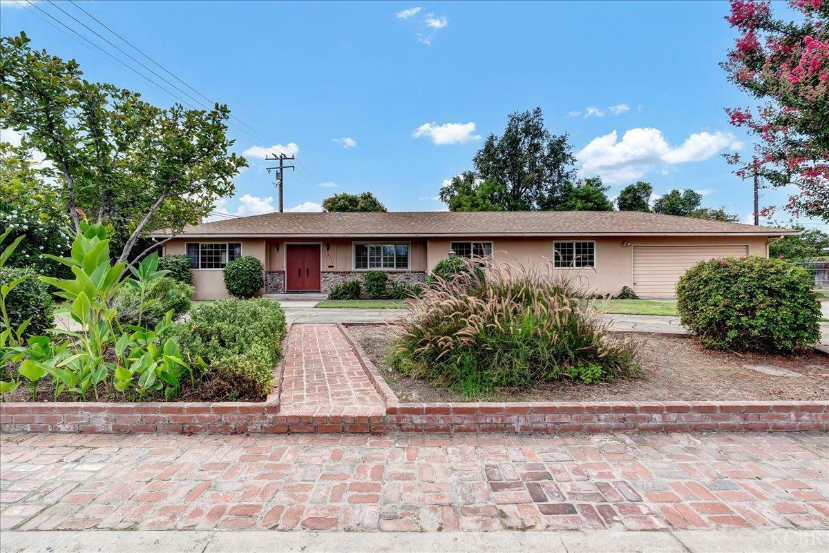 Property Photo:  2511 W Beech Avenue  CA 93277 