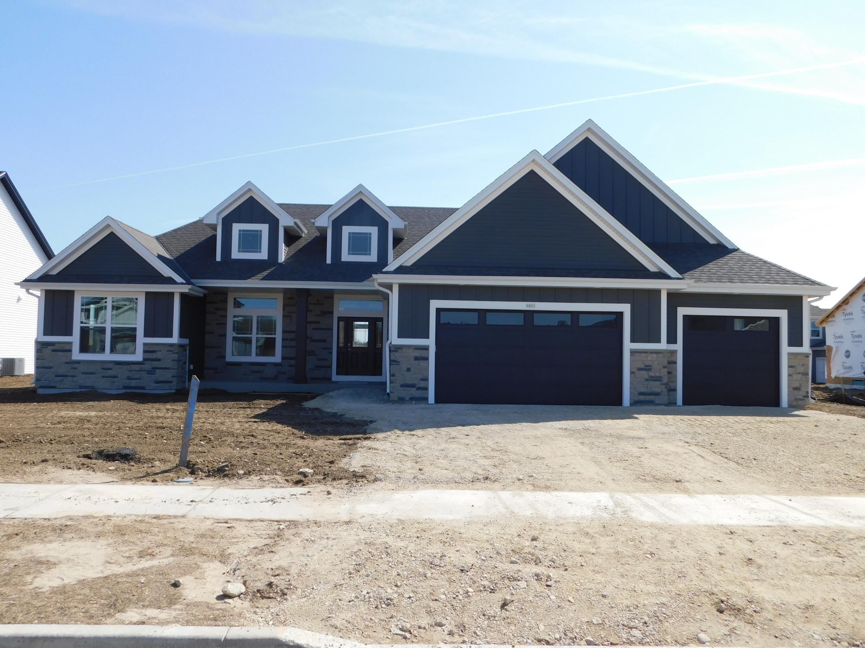 Property Photo: 1011 Candleberry Ln WI 53024