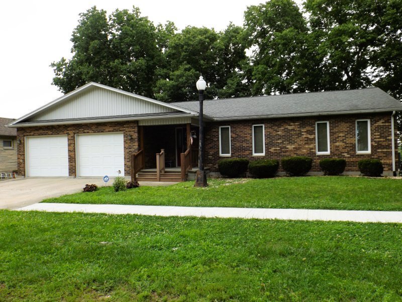 Property Photo: 102 W Riverside Drive IL 61277