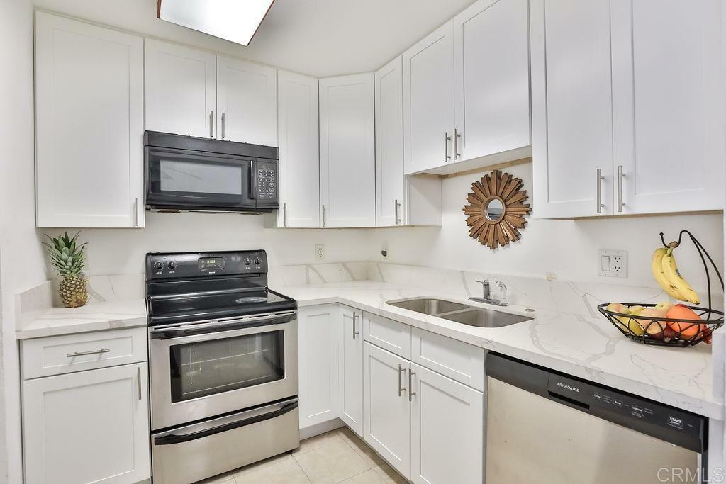 Property Photo:  1350 N Escondido Boulevard 5  CA 92026 