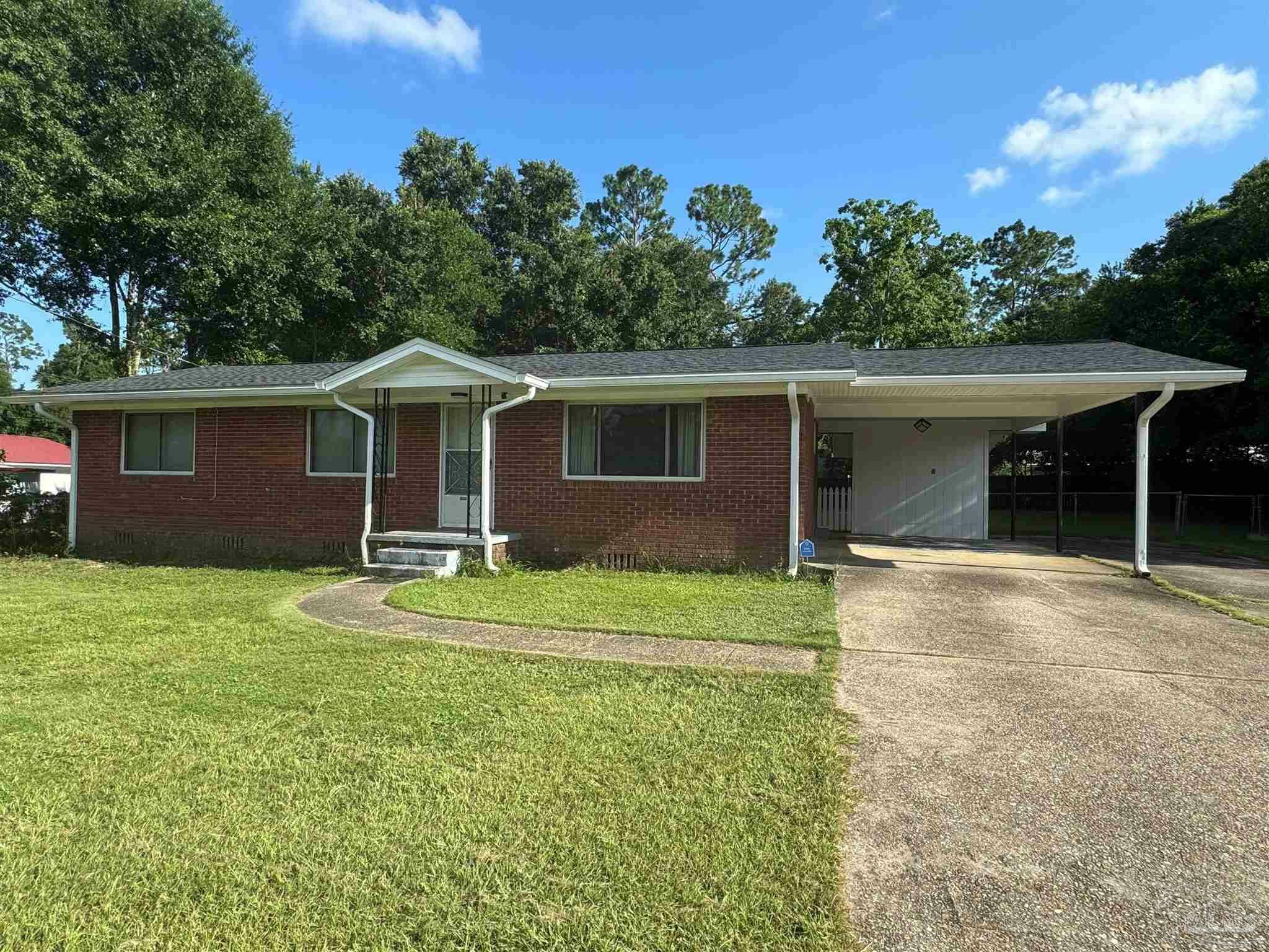 Property Photo:  2969 E Kingsfield Rd  FL 32534 