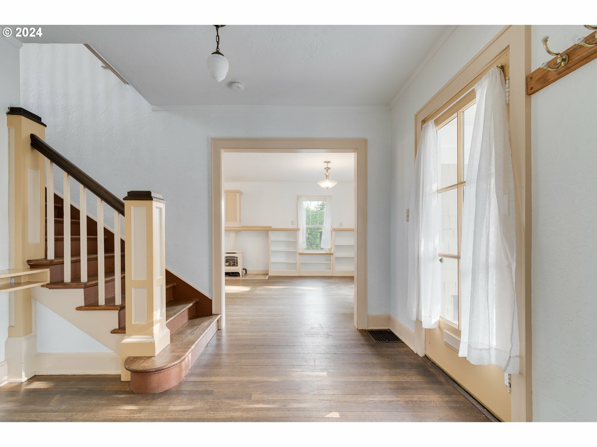 Property Photo: 170 N Jefferson St OR 97402
