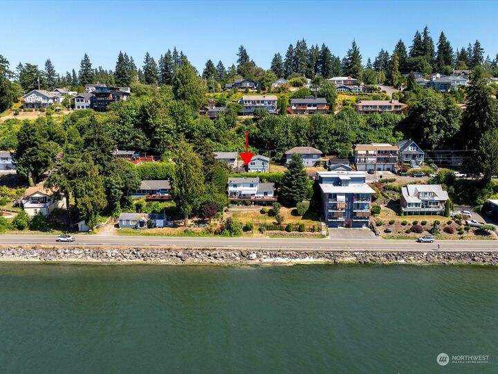 Property Photo: 320 Perry Avenue N WA 98366