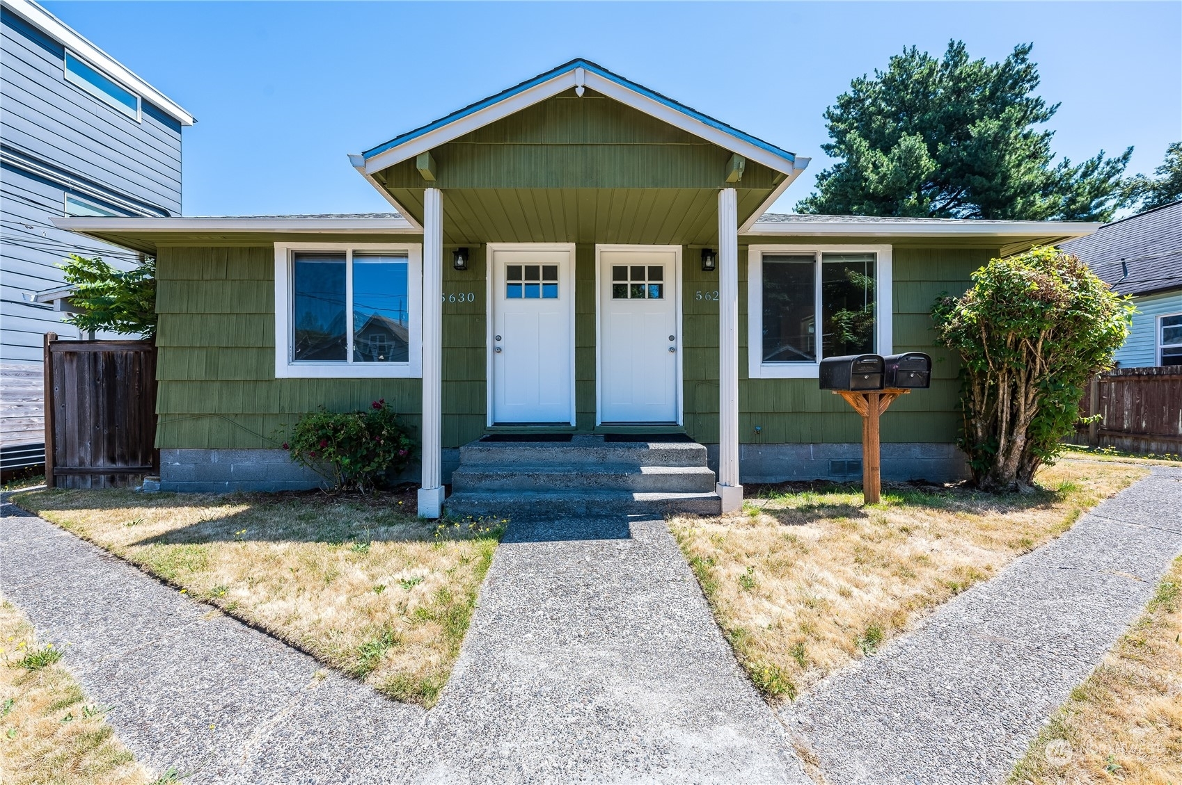 Property Photo:  5626 Brooklyn Avenue NE  WA 98105 