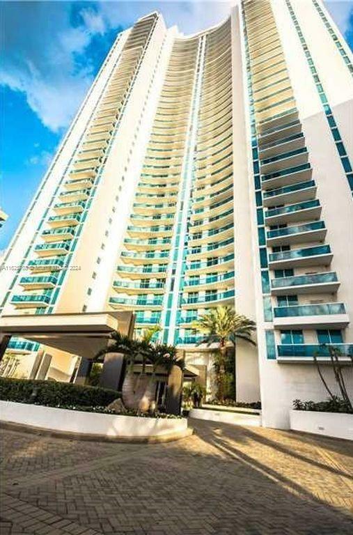 Property Photo:  2711 S Ocean Dr 2506  FL 33019 