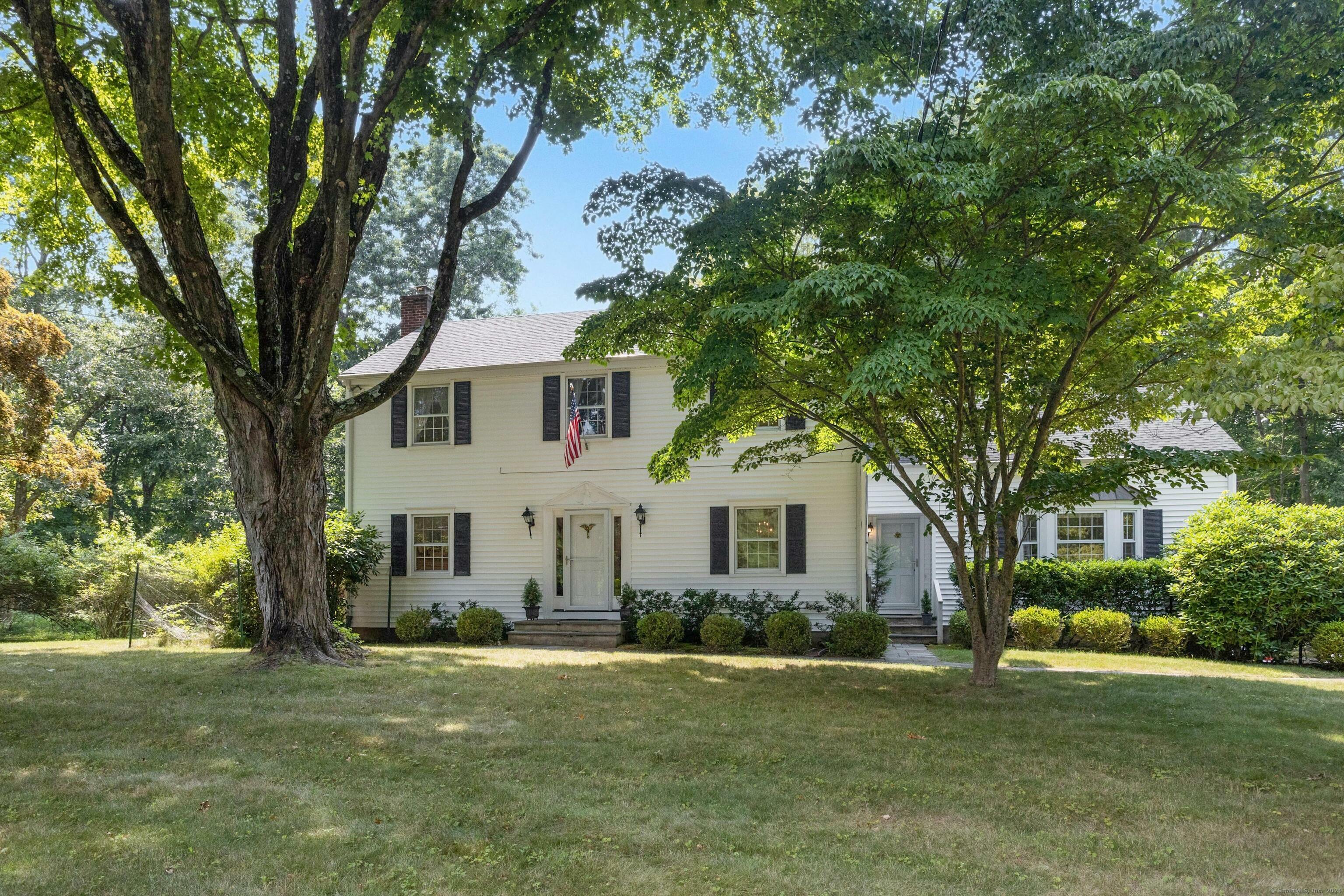 Property Photo:  200 East Hunting Ridge Road  CT 06903 