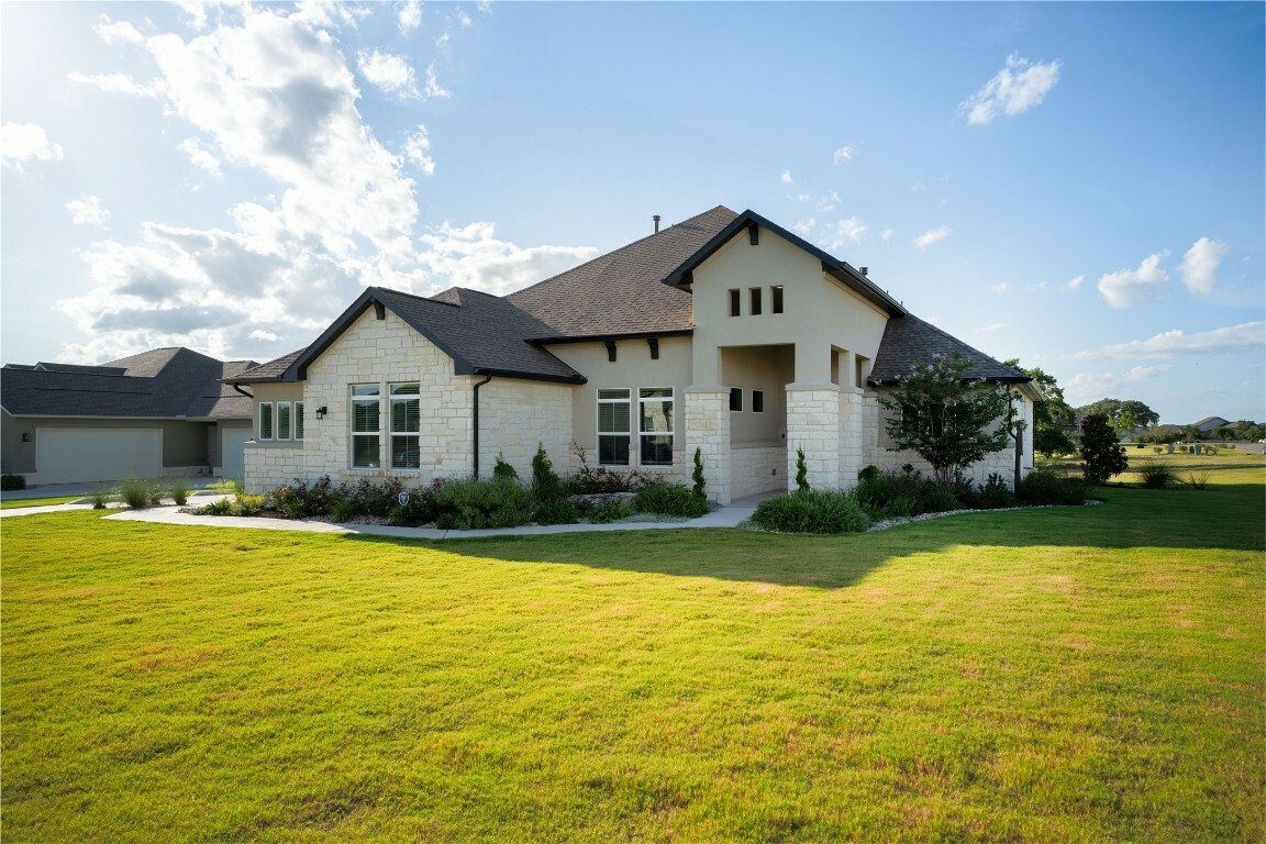 Property Photo:  77 Sierra Mosca Trail  TX 78642 