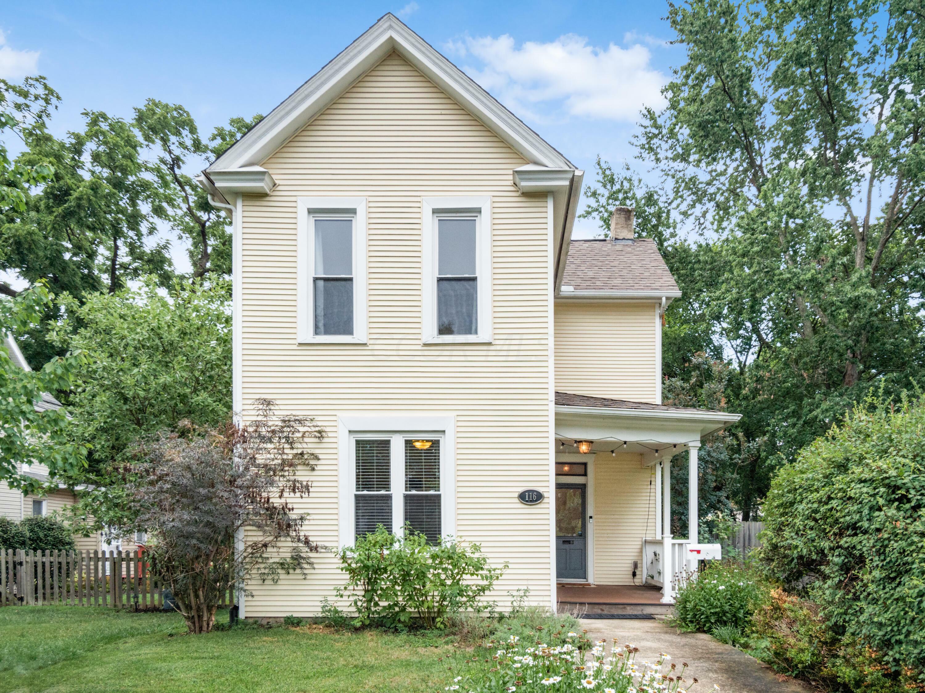 Property Photo:  116 W Como Avenue  OH 43202 