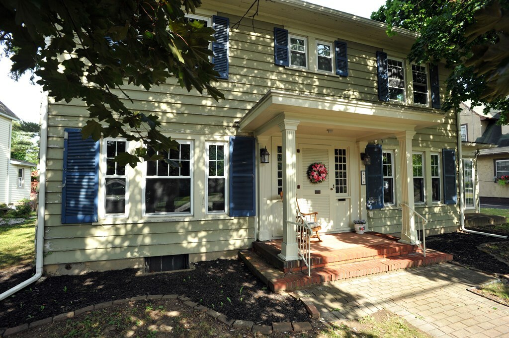 Property Photo:  204 Oakwood Avenue  NY 14903 