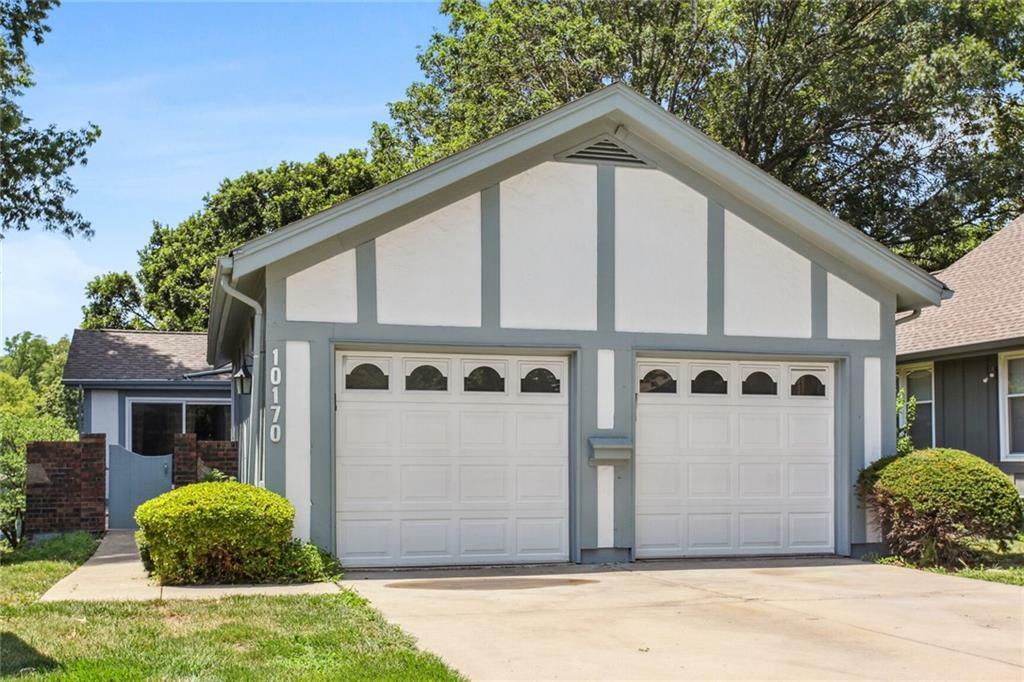 Property Photo: 10170 Edelweiss Circle KS 66203