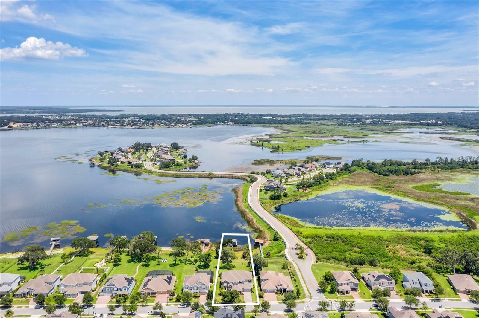 Property Photo:  15986 Johns Lake Overlook Drive  FL 34787 