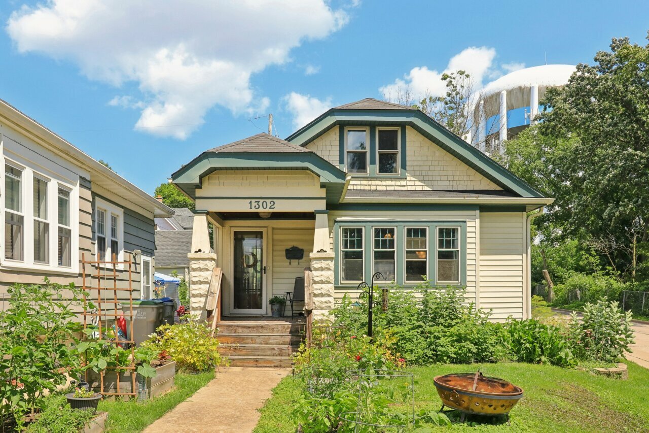 Property Photo: 1302 N 59th St WI 53208