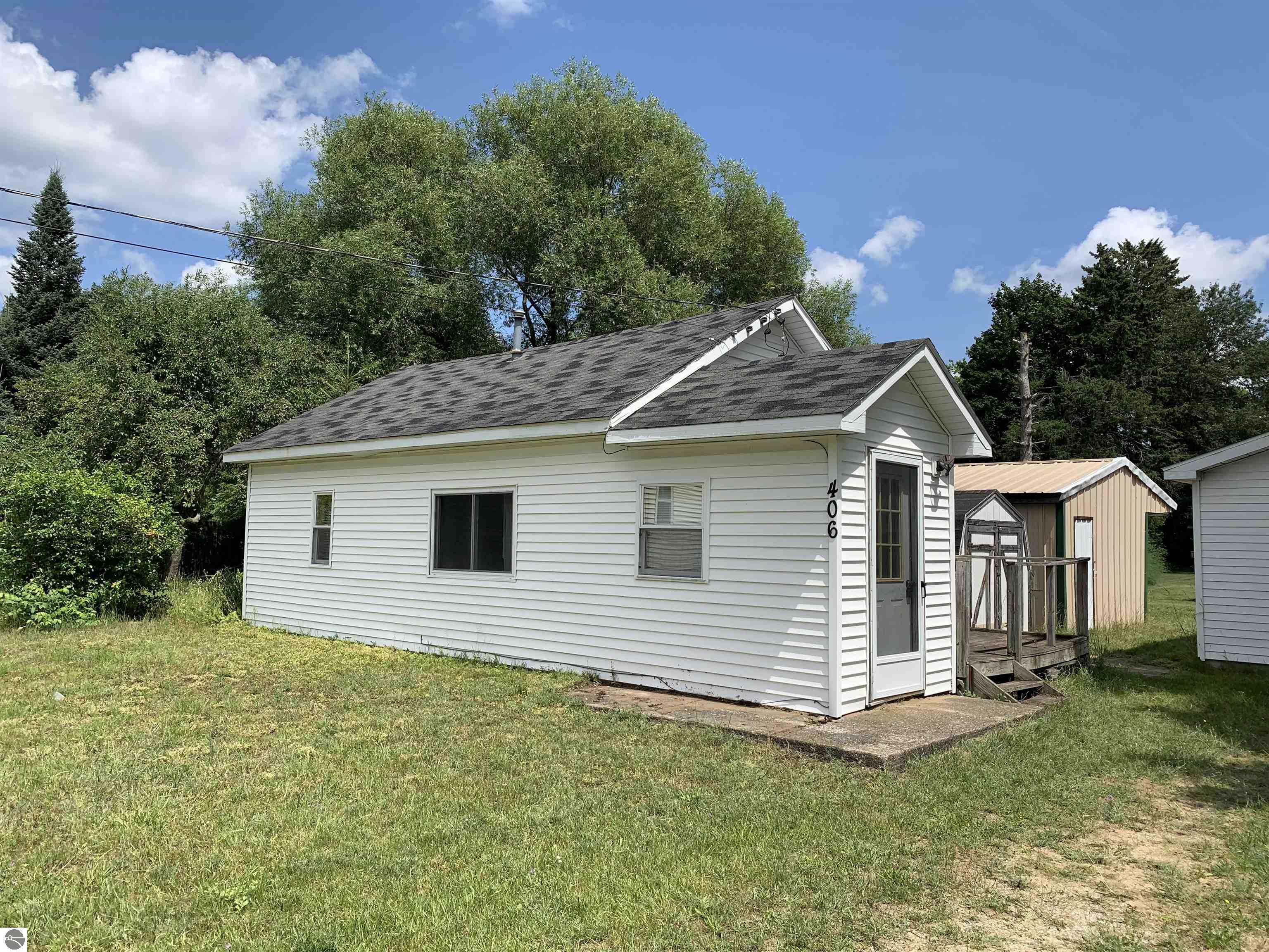 Property Photo:  406 Donnelly Street  MI 49601 