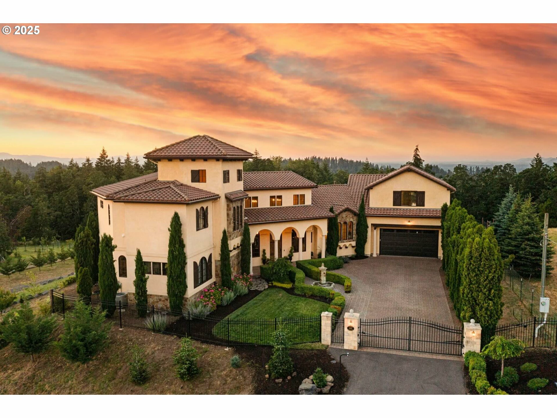 Property Photo: 4974 W 44th Ave OR 97405