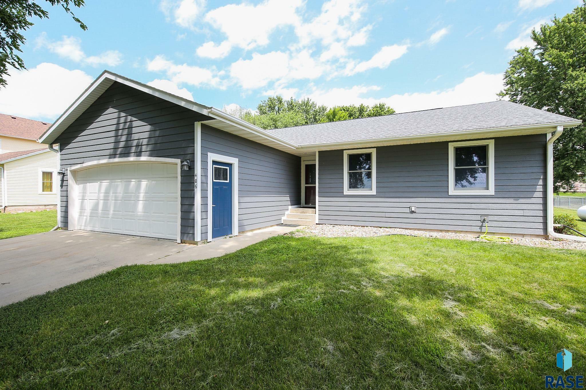 Property Photo:  406 S 3rd St  MN 56116 