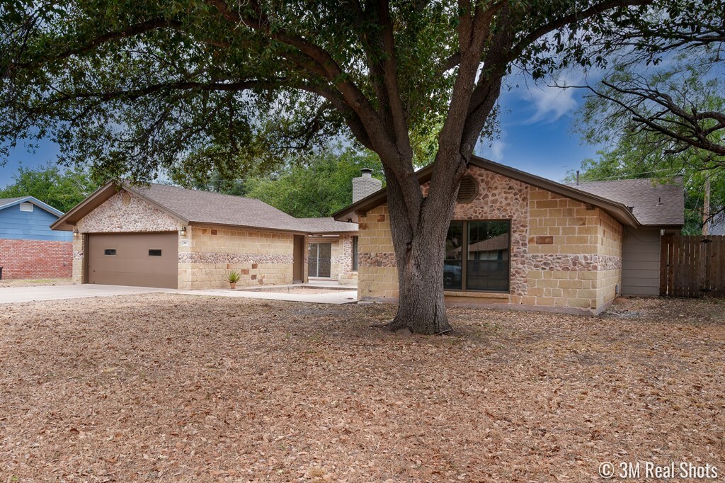 Property Photo:  2807 Oak Forest Dr  TX 76904 