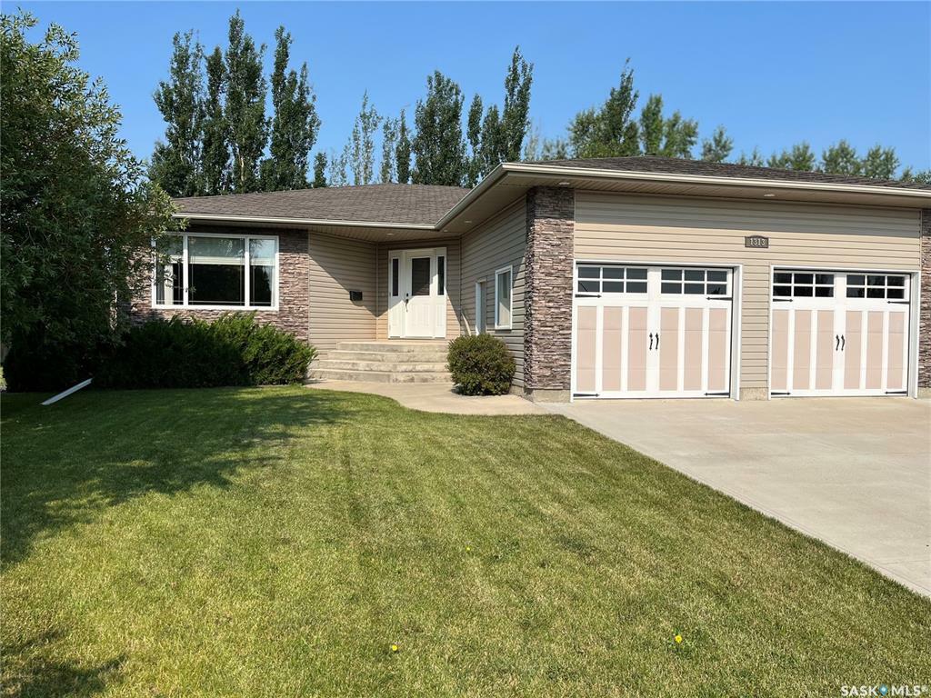 Property Photo:  1313 Heidgerken Crescent  SK S0K 2A0 