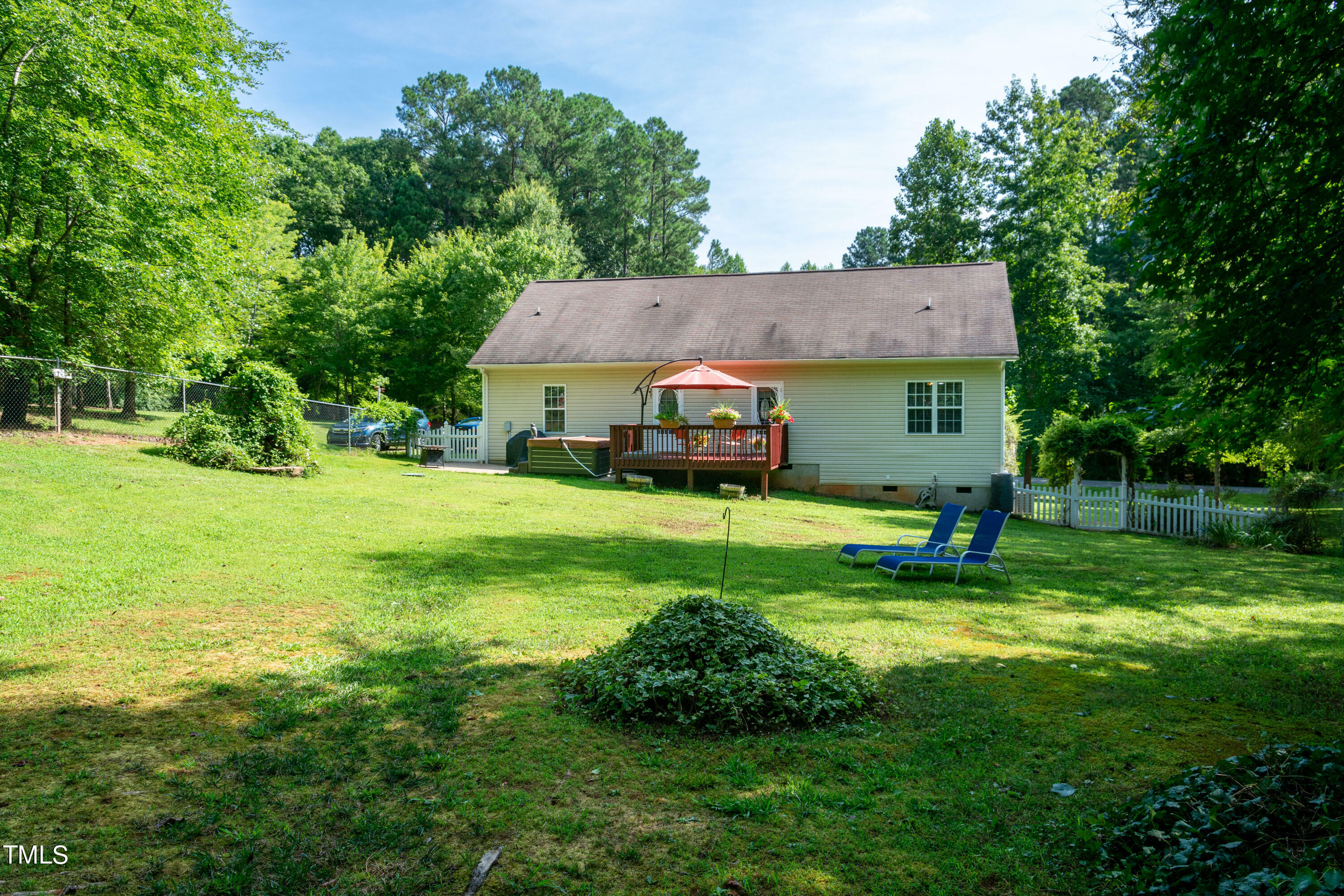 Property Photo:  564 Shawnee Drive  NC 27549 