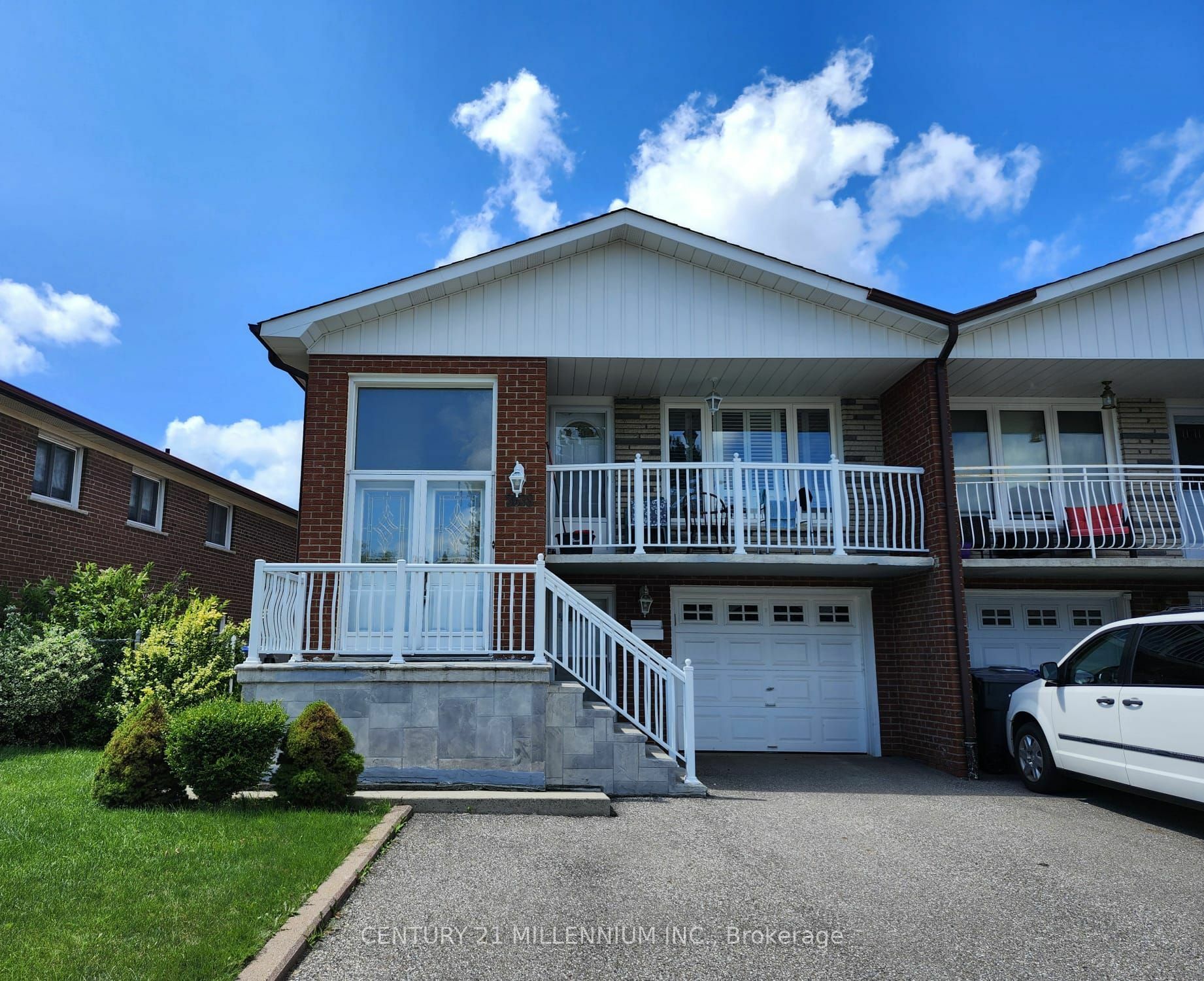3638 Molly Ave Lower  Mississauga ON L5A 3M5 photo
