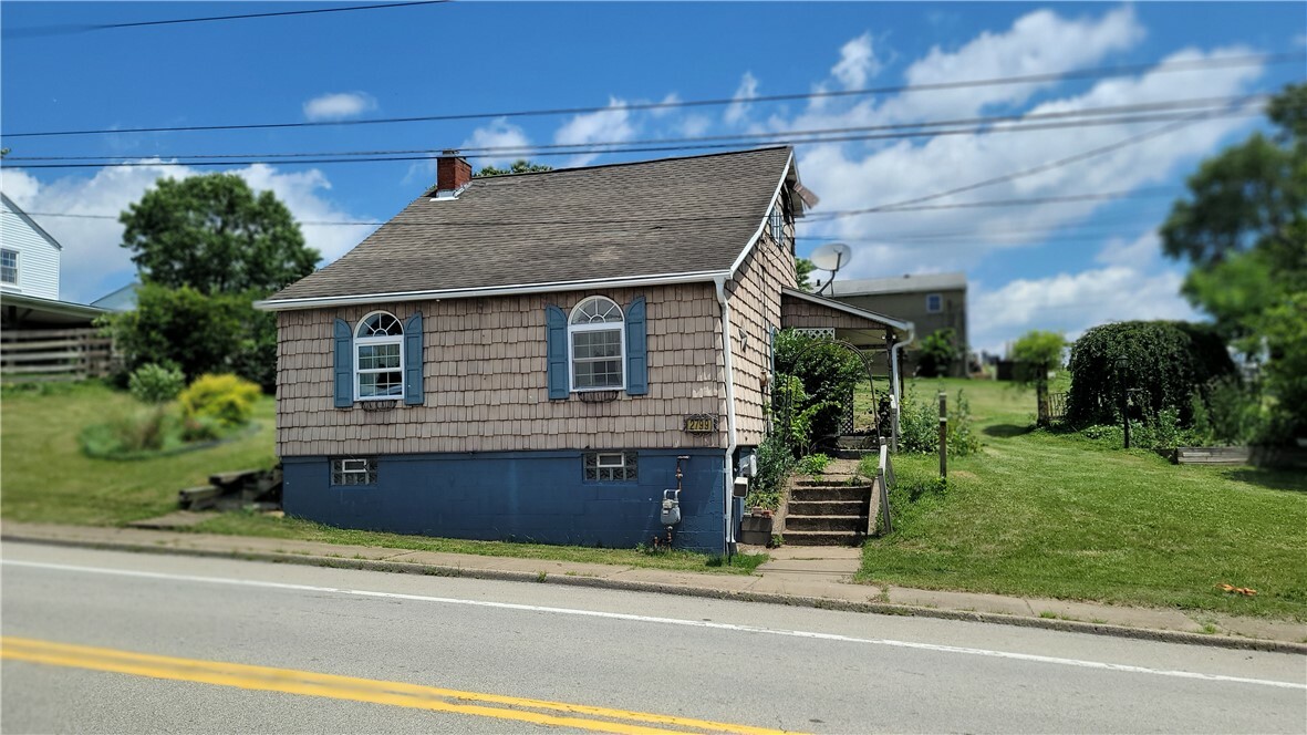 Property Photo:  2799 Main St  PA 15313 