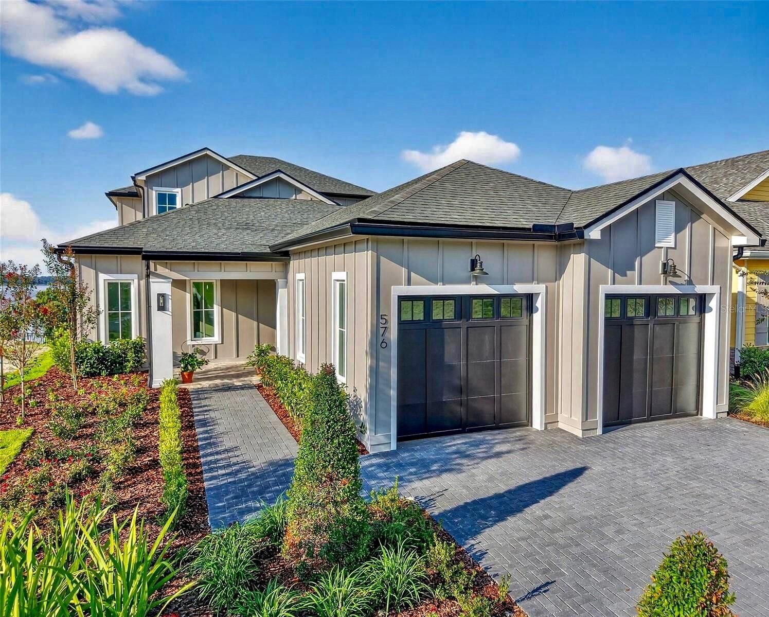Property Photo:  576 Casey Loop  FL 32757 