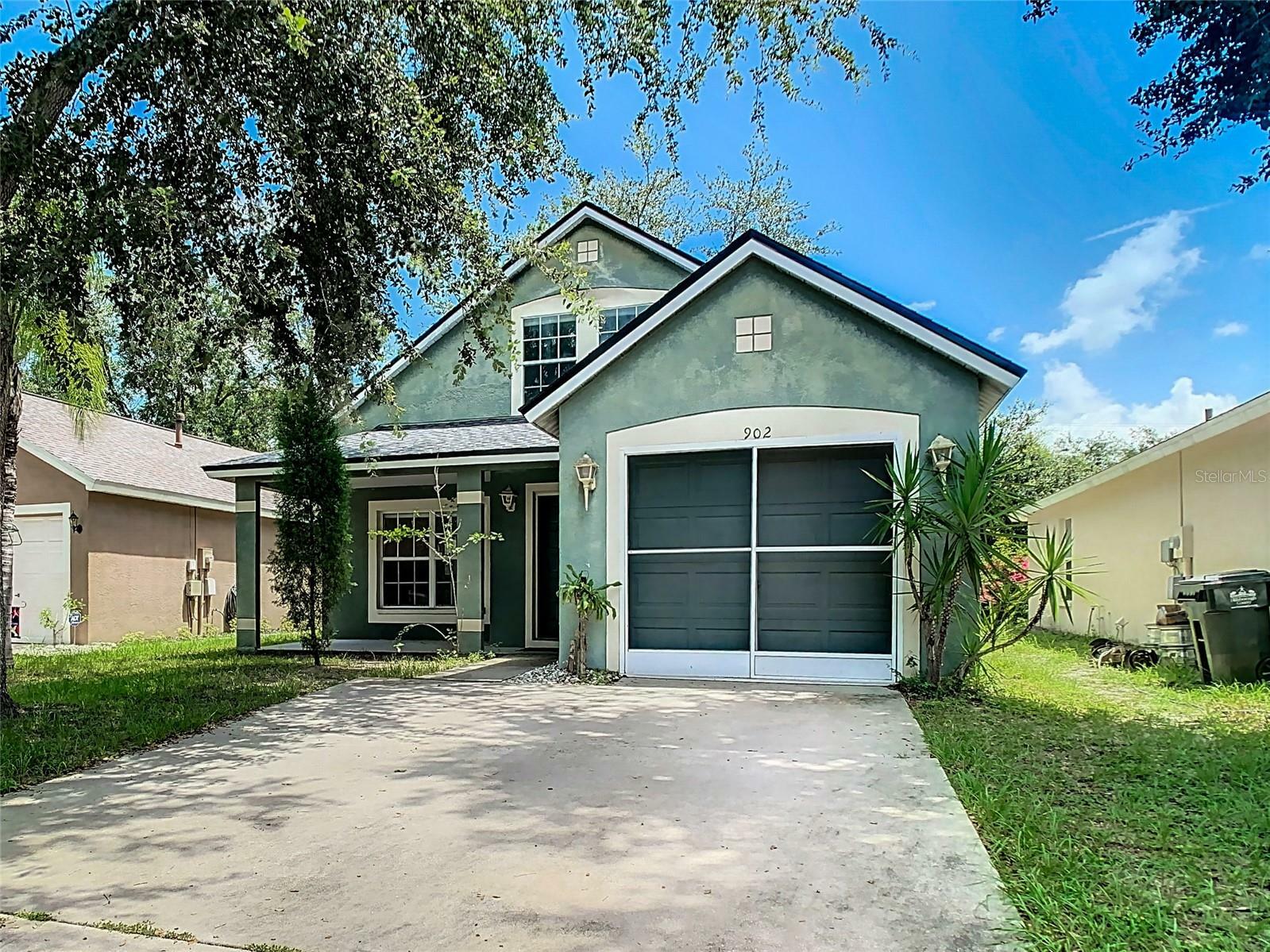 Property Photo:  902 Cape Cod Circle  FL 33594 