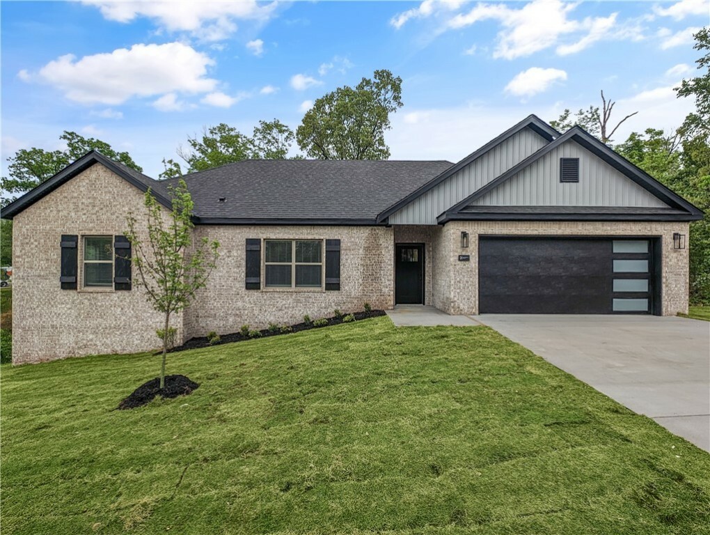 Property Photo:  45 Clevelys Lane  AR 72715 