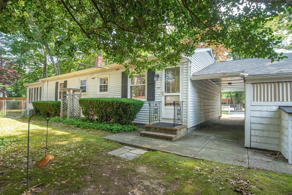 Property Photo:  19 Morton Avenue  MA 02745 