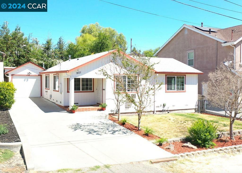 Property Photo:  901 Bella Vista Avenue  CA 94553 