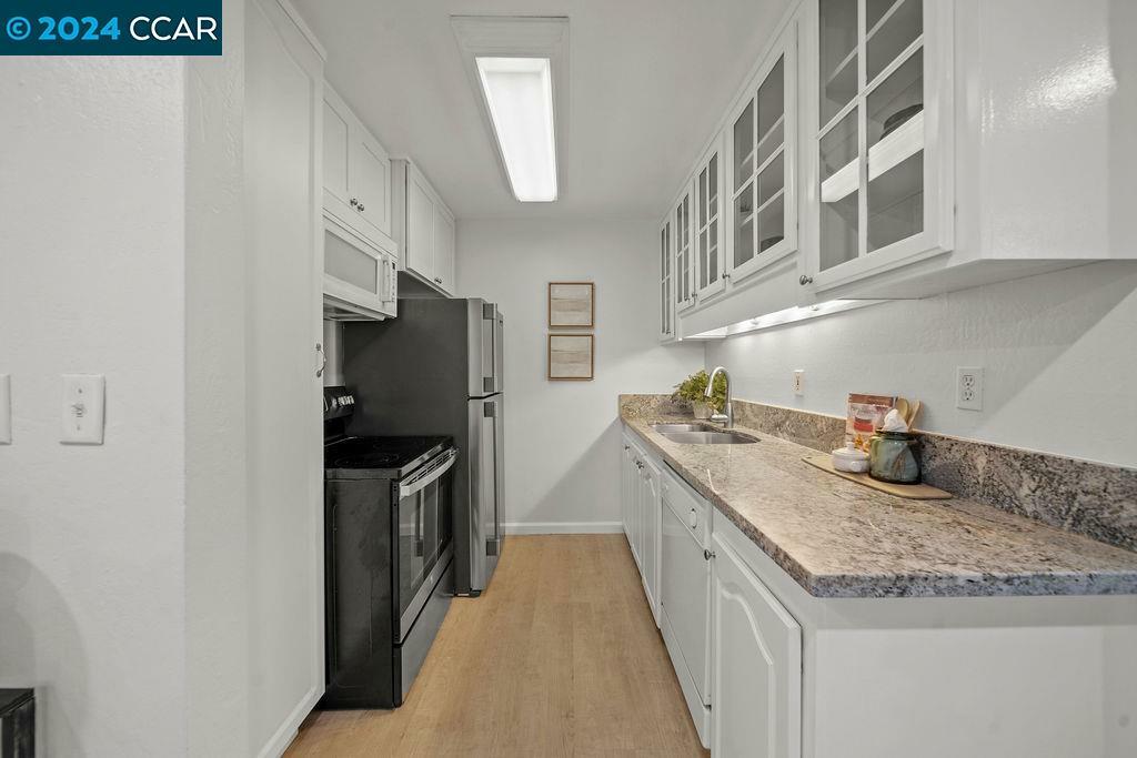 Property Photo:  2704 Oak Rd 74  CA 94597 