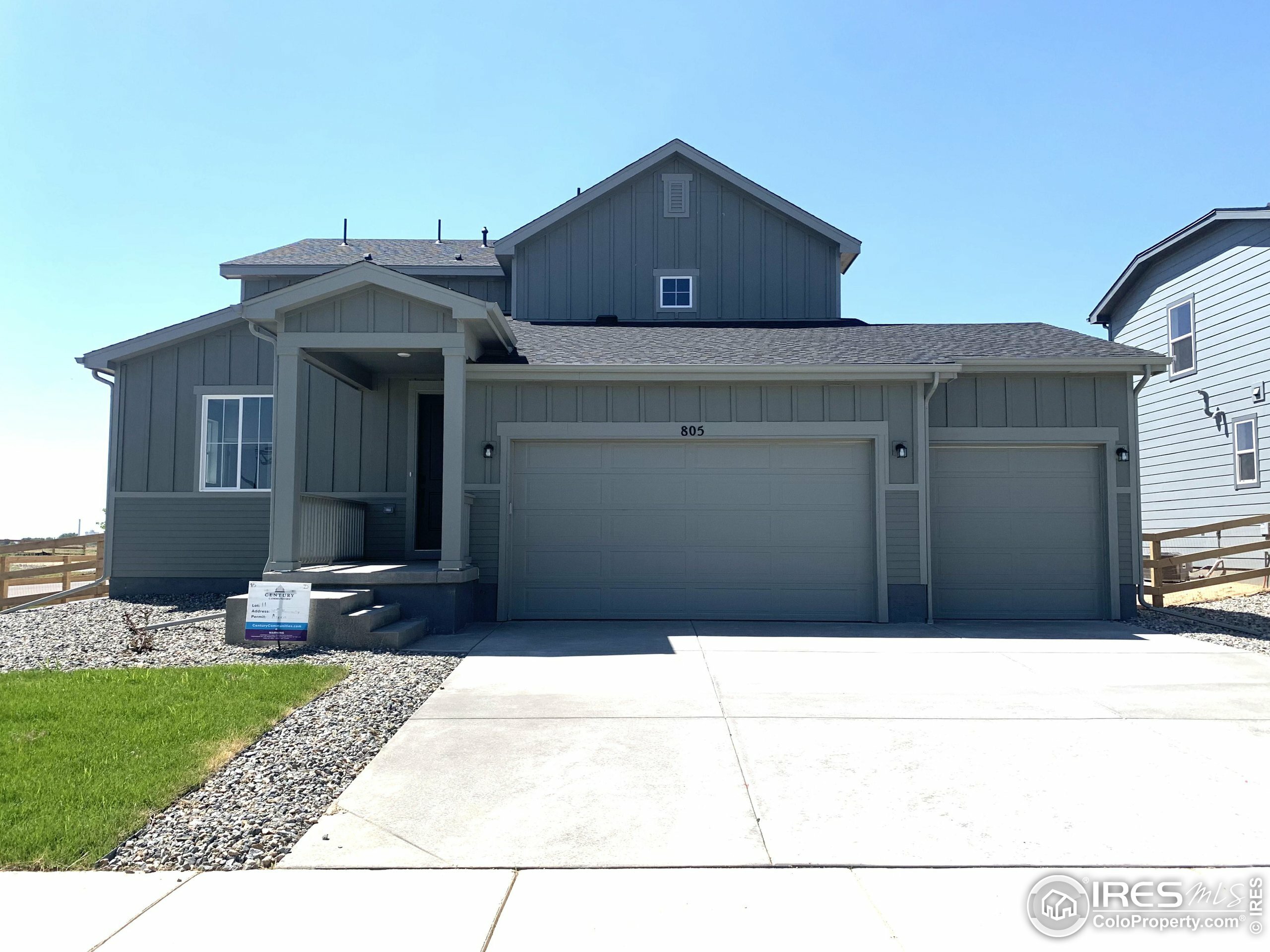 Property Photo:  805 Hummocky Way  CO 80550 