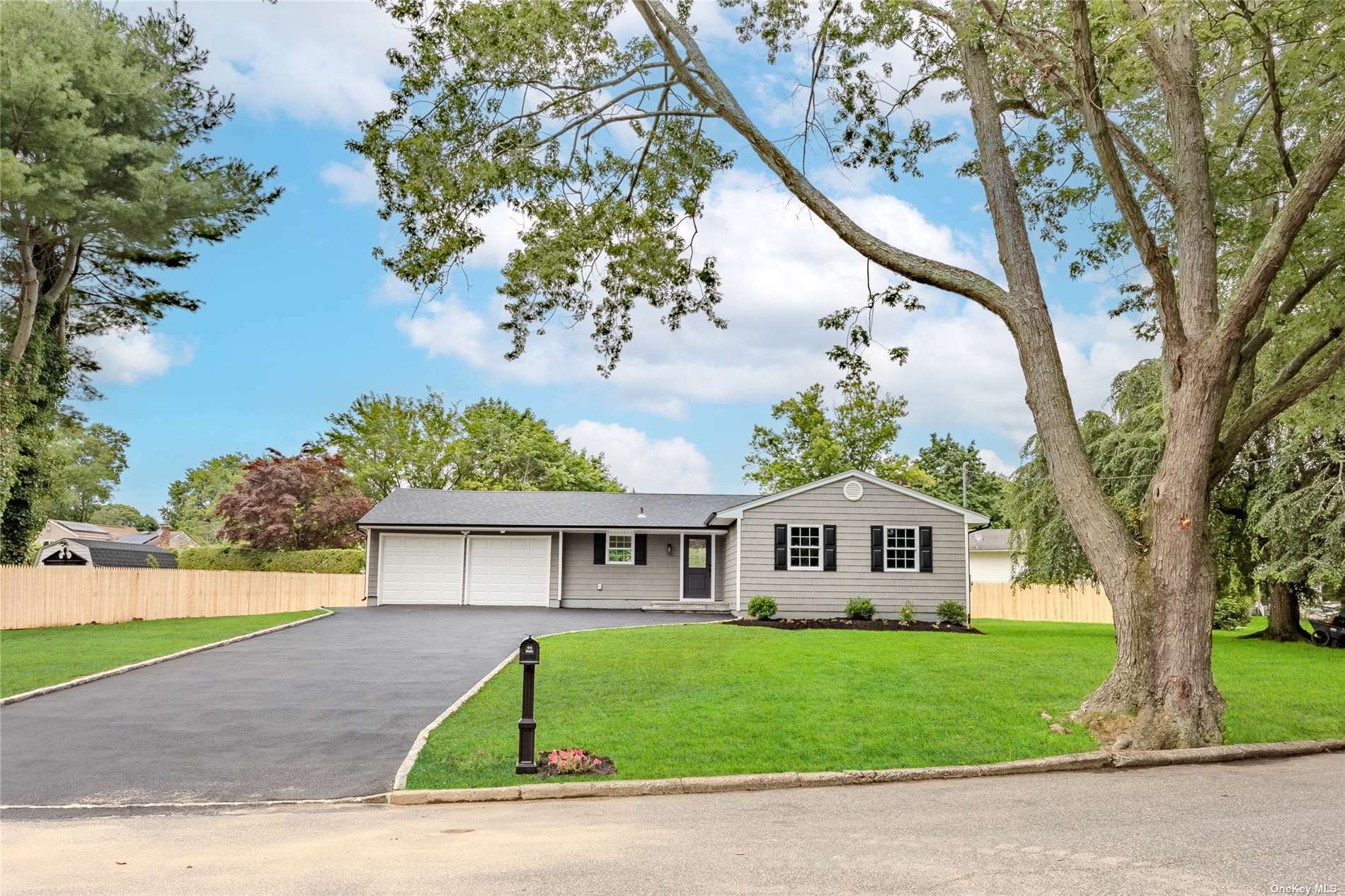 Property Photo: 3 Evelyn Road NY 11776