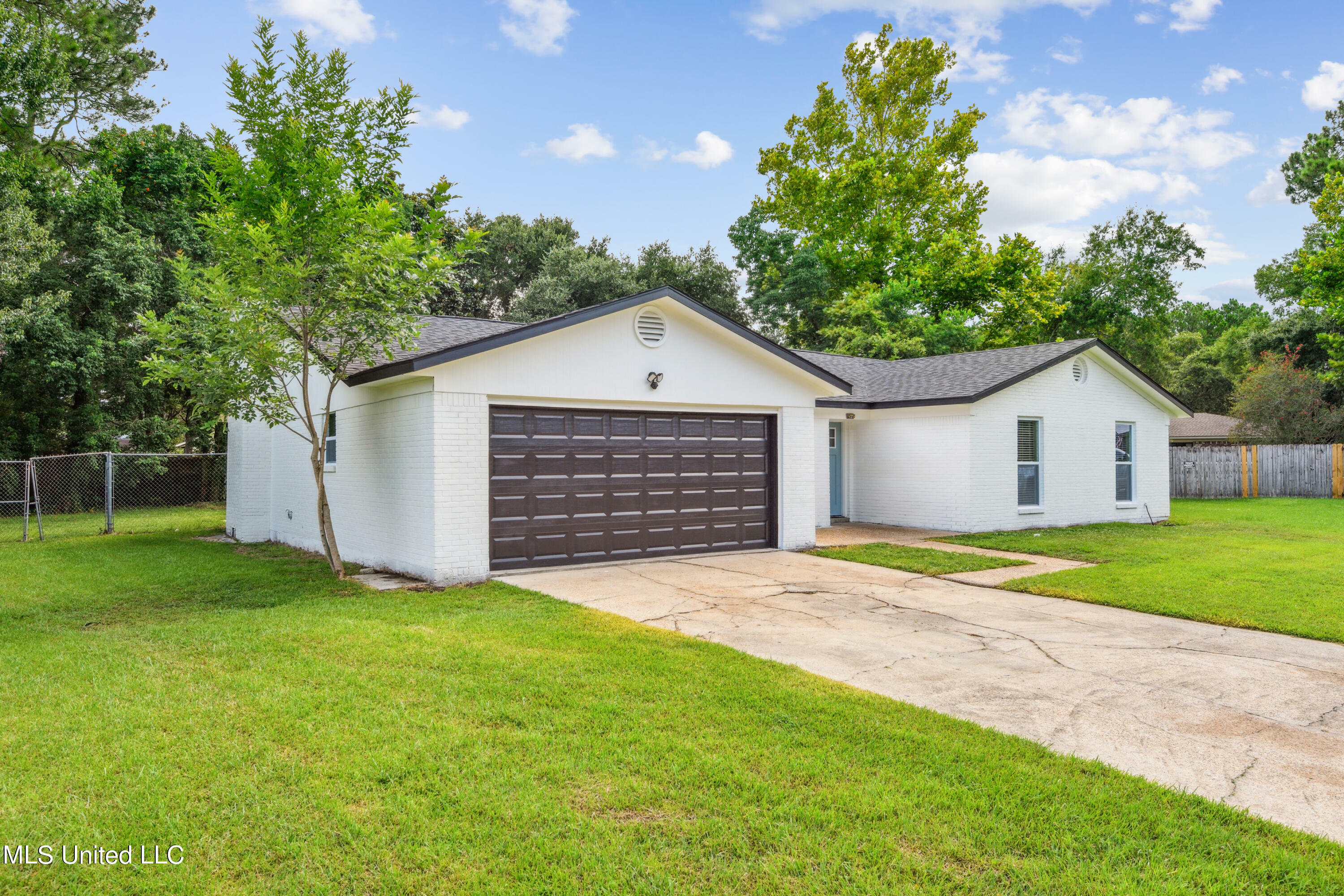 Property Photo:  4007 Crestwood Court  MS 39553 