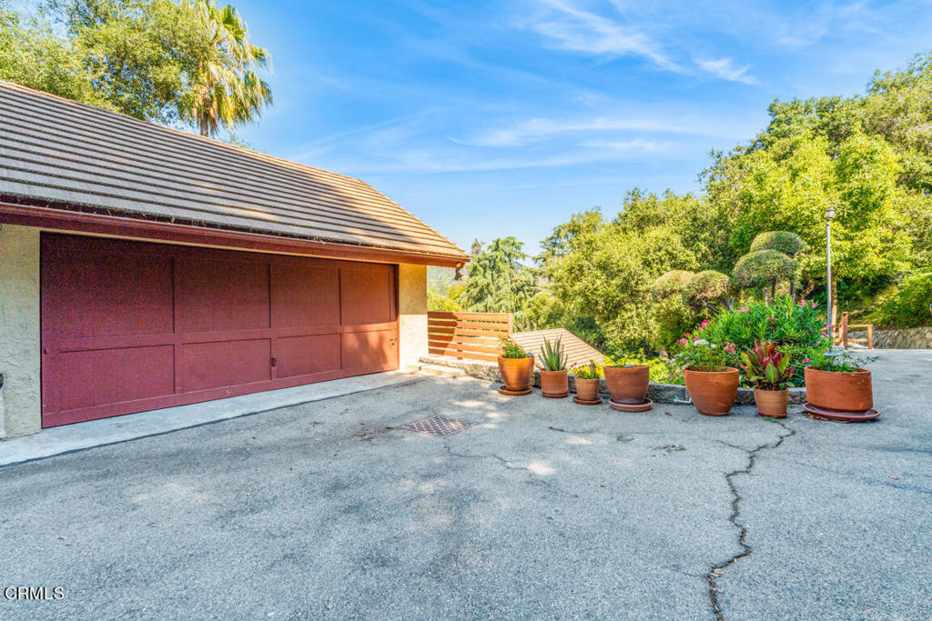 Property Photo:  521 Fremont Drive  CA 91103 